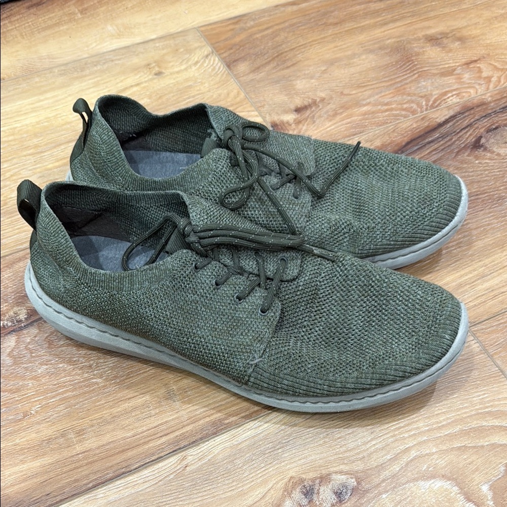 Clarks Green Sneakers Lightweight Knit Design